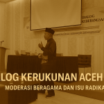 Dalam forum Dialog Kerukunan Umat Beragama dan Moderasi Beragama Aceh 2025, Prof. Dr. Kamaruzzaman Bustamam Ahmad menegaskan pentingnya paradigma baru menghadapi isu radikalisme dan terorisme. Dari ruang diskusi di Banda Aceh, lahir gagasan tentang bagaimana keluarga, digitalisasi, dan etika sosial menjadi benteng kerukunan. Acara ini dibuka resmi oleh Kanwil Kemenag Aceh, Drs. H. Azhari, M.Si, yang menekankan urgensi menjaga keberagaman sebagai fondasi kebangsaan.