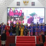 Mahasiswa Imarsu menampilkan tarian tradisional Sumatera Utara pada Malam Kebudayaan di Milad UIN Ar-Raniry