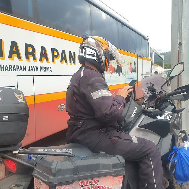 Sumatra Route Diaries #16: The Tense East Coast Ride from Bakauheni to Palembang