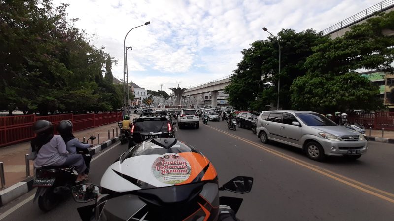 Arriving in Surabaya and reuniting with the motorcycle Nyak Ver